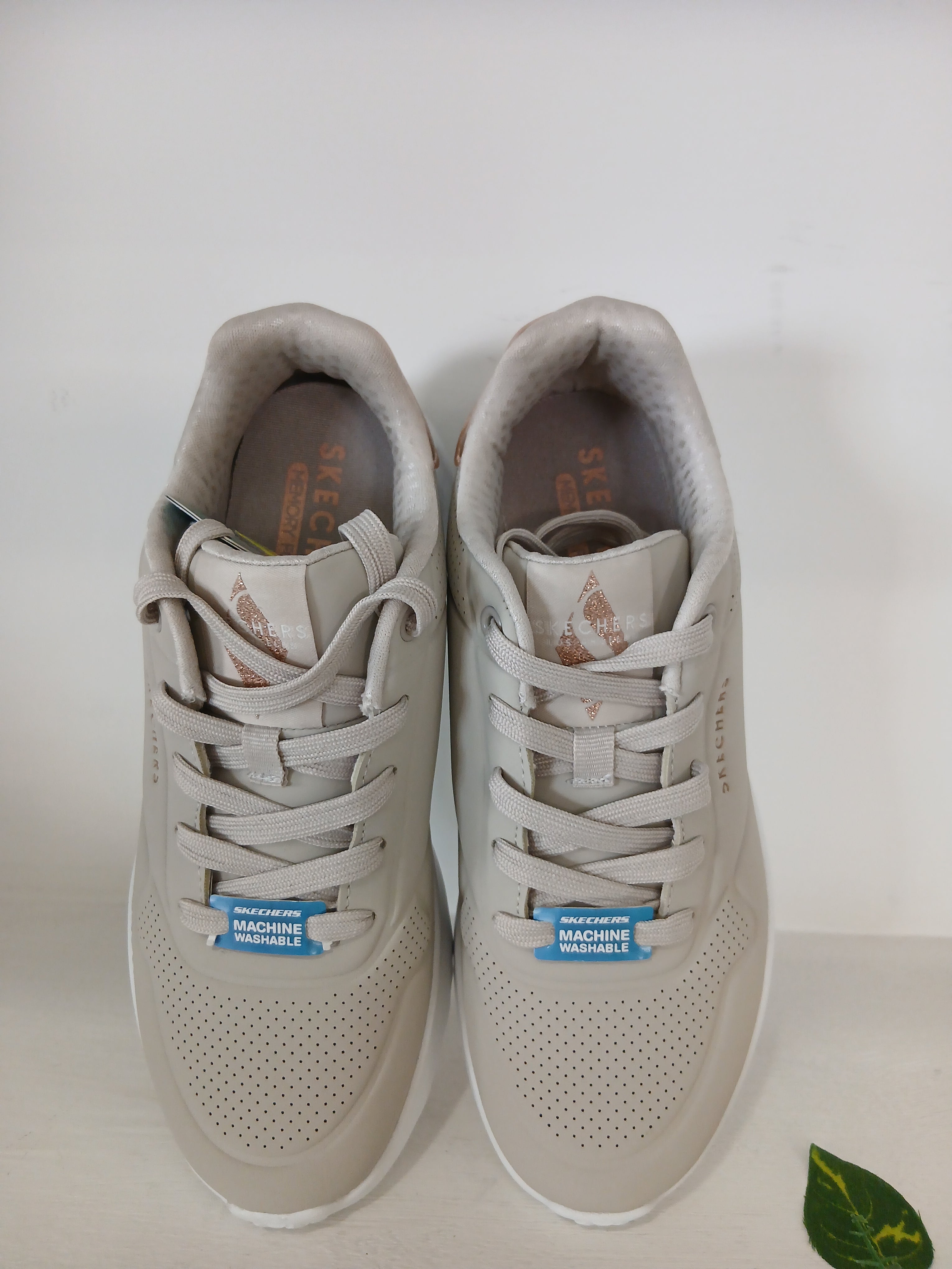 SKECHERS UNO LITE-SHIMMER ALONG