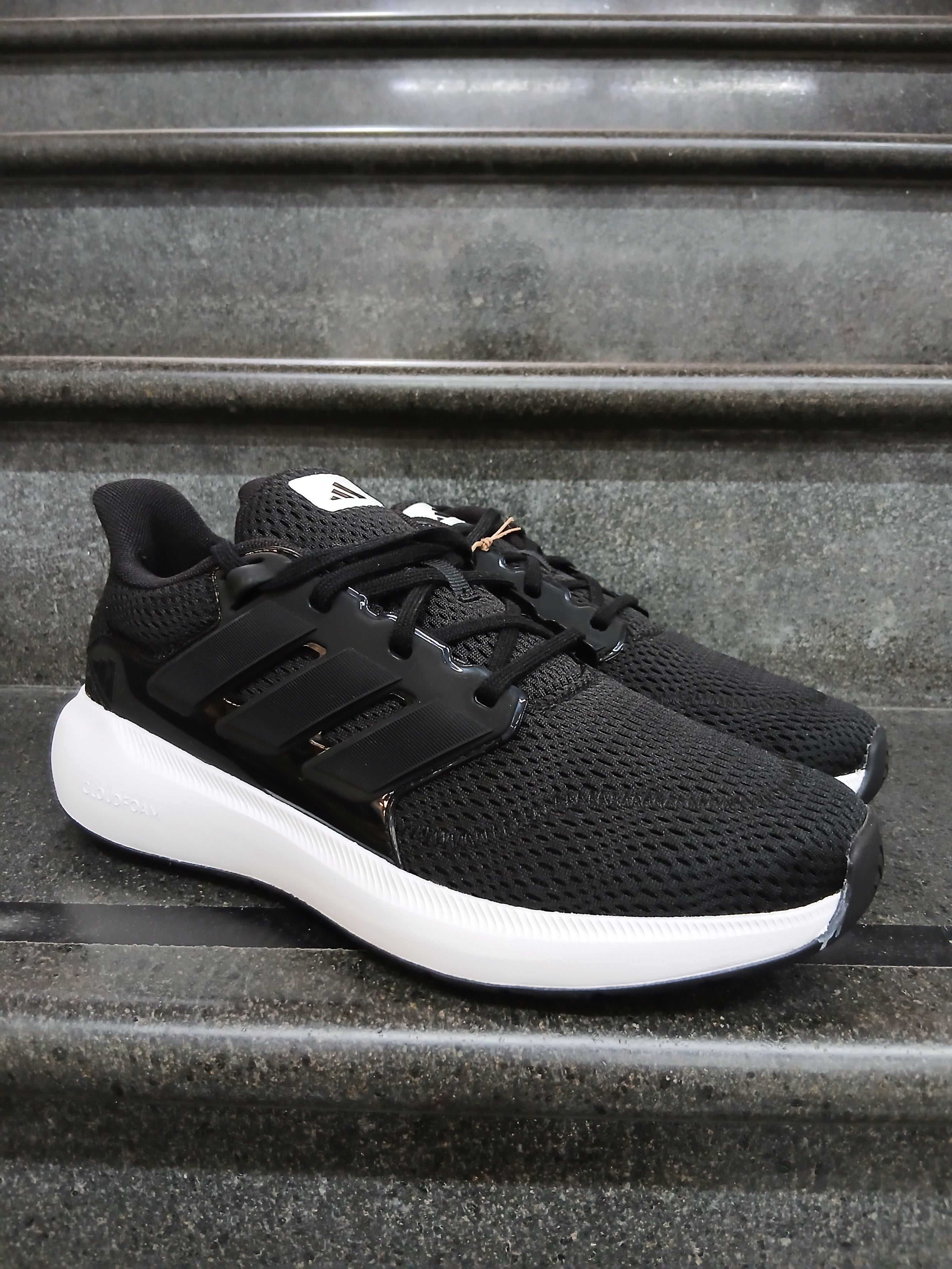 ADIDAS ULTIMASHOW 2.0  IE8900