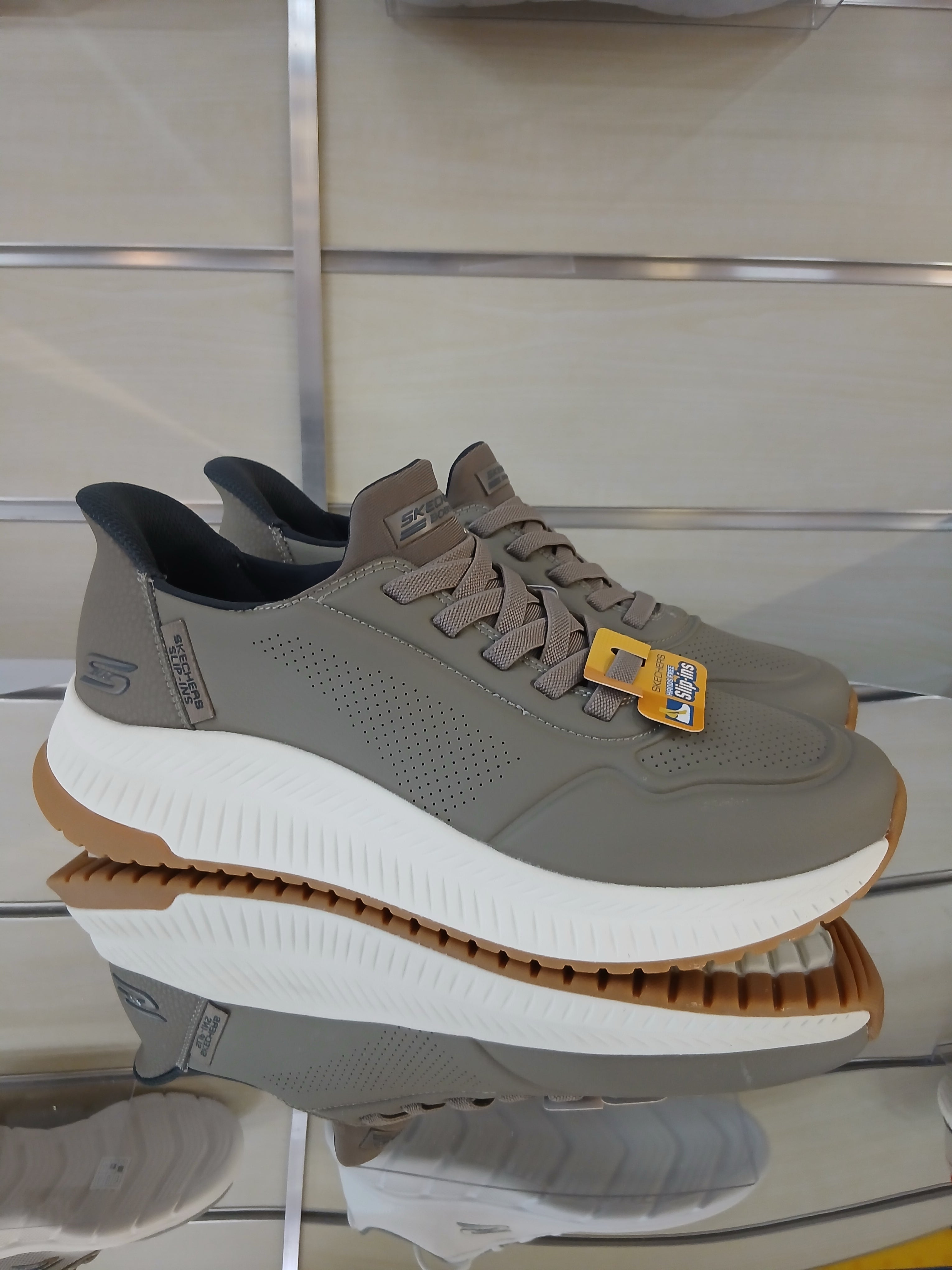 SKECHERS BOBS SQUAD 4-DIRECT STEP SLIP-INS  118424