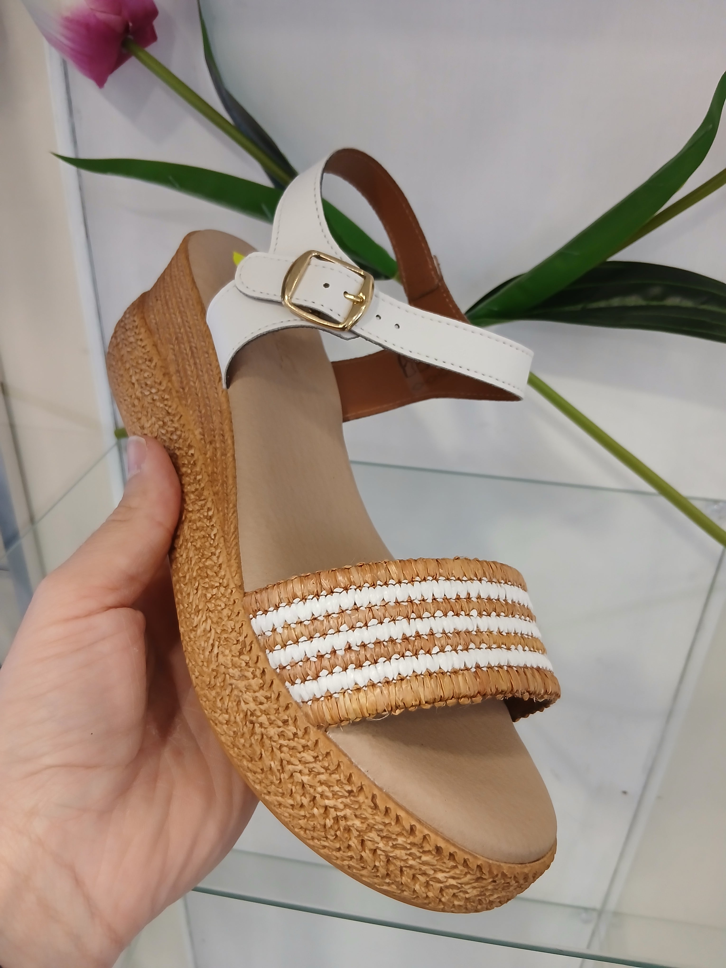 Miss Lucy  1215-1424