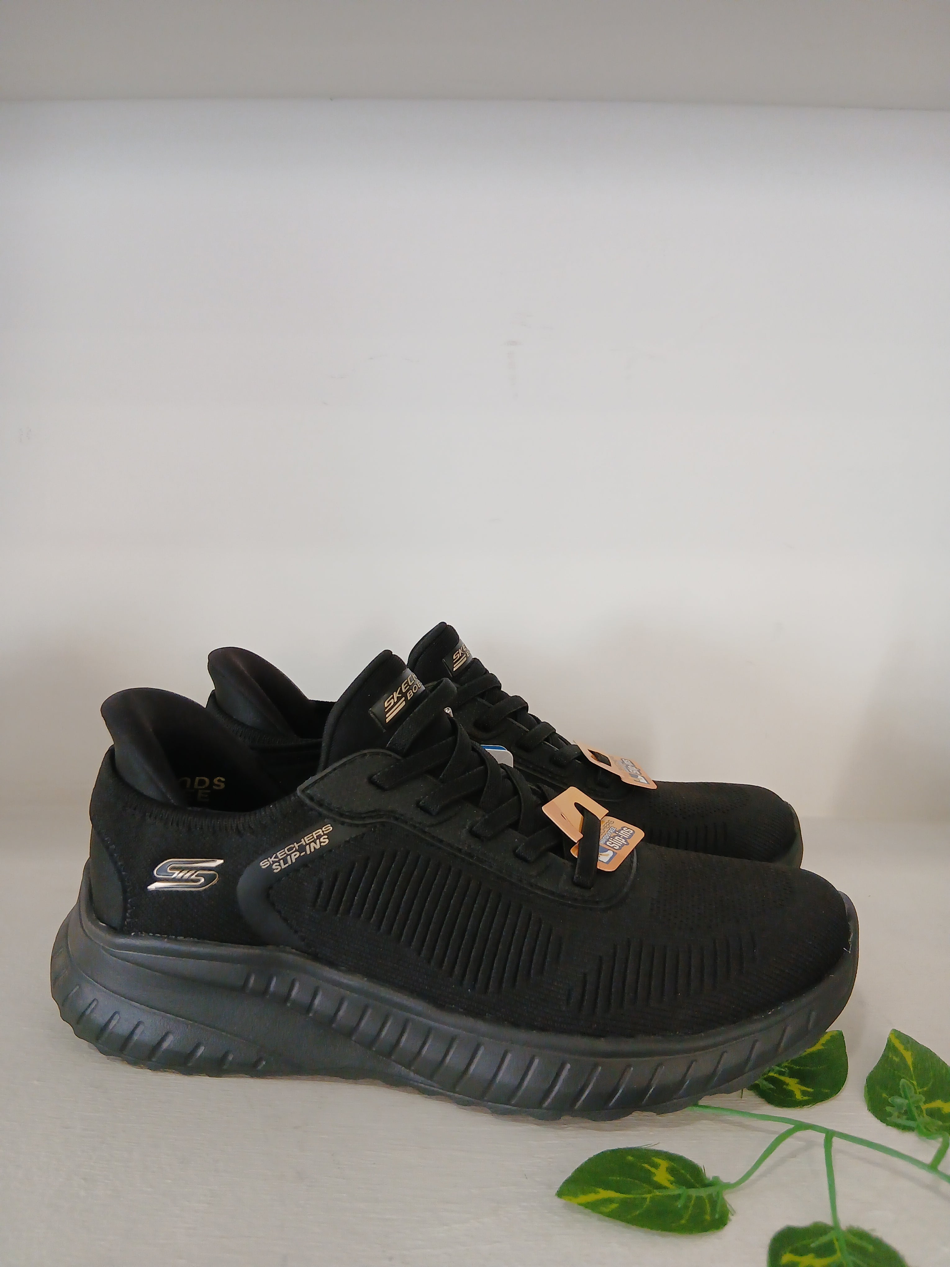 SKEACHERS SLIP-INS BOBS SQUAD CHAOS-CURREND MUSE