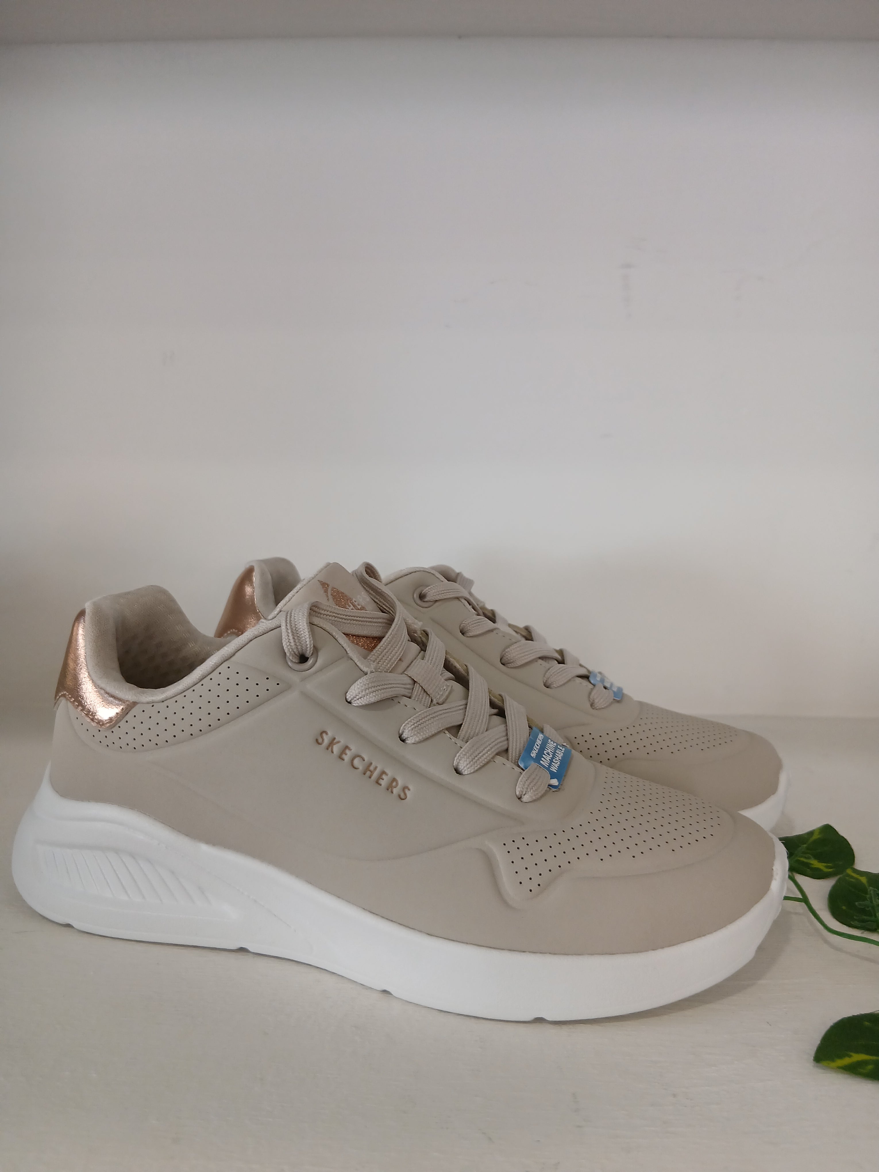 SKECHERS UNO LITE-SHIMMER ALONG