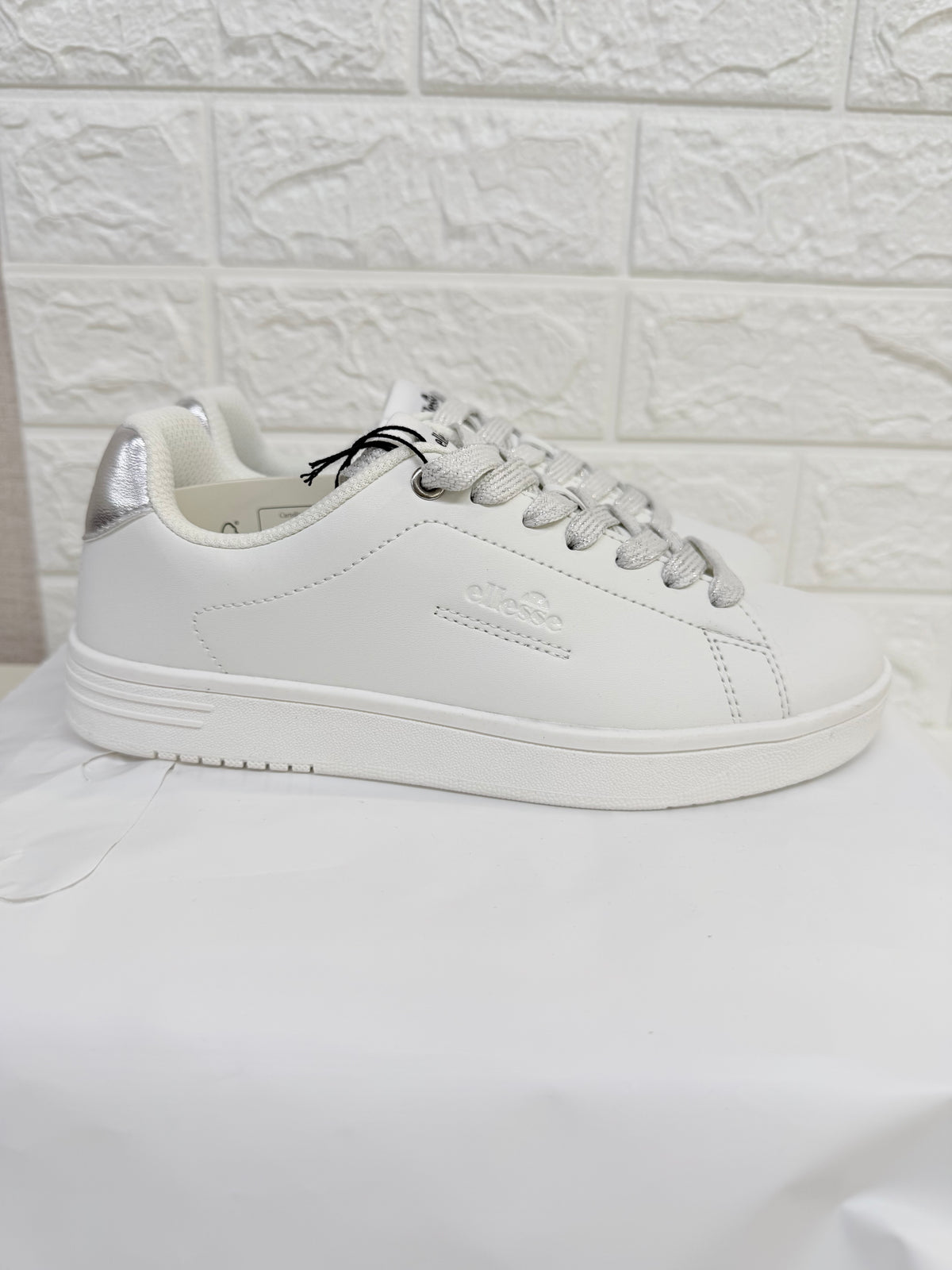 ELLESSE 166